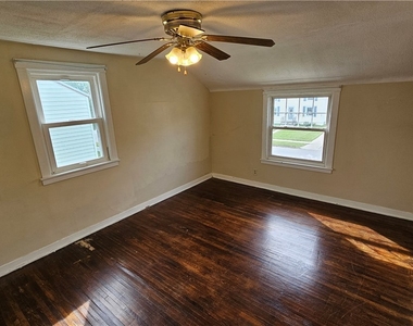 107 Fowler Avenue - Photo Thumbnail 10