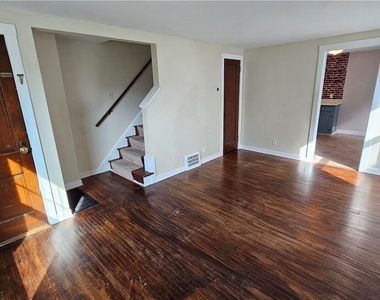 107 Fowler Avenue - Photo Thumbnail 4