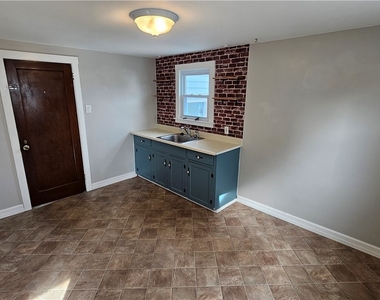 107 Fowler Avenue - Photo Thumbnail 6