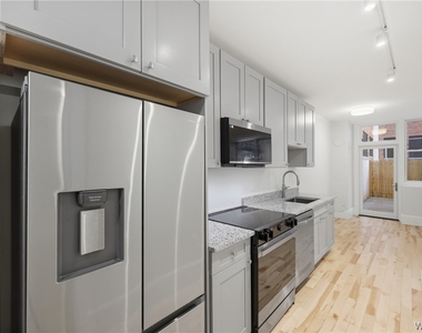 130 Pearl - Photo Thumbnail 2