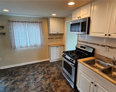 107 Fowler Avenue - Photo Thumbnail 4