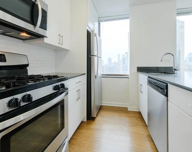 East 39th Street - Photo Thumbnail 4