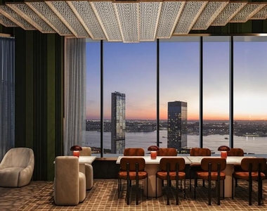10th Avenue - Photo Thumbnail 6