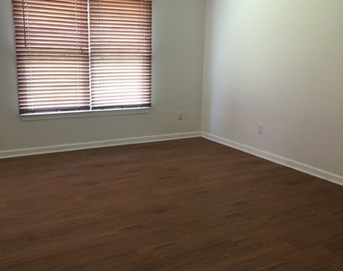 75 Oakwood Lane - Photo Thumbnail 5