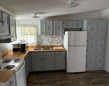 266 Spring Lake Drive - Photo Thumbnail 7