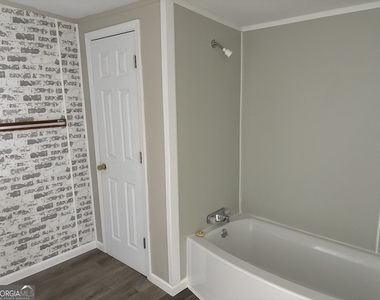 266 Spring Lake Drive - Photo Thumbnail 13