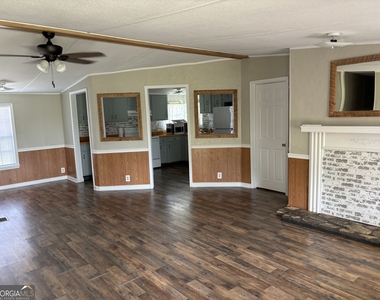 266 Spring Lake Drive - Photo Thumbnail 4
