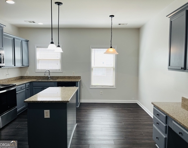 445 Summerlin Boulevard - Photo Thumbnail 7