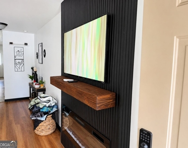760 Vine Street - Photo Thumbnail 2