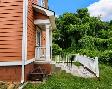 760 Vine Street - Photo Thumbnail 23