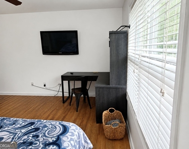 760 Vine Street - Photo Thumbnail 12