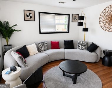 760 Vine Street - Photo Thumbnail 4