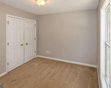 227 Westwind Drive - Photo Thumbnail 14