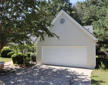 227 Westwind Drive - Photo Thumbnail 2