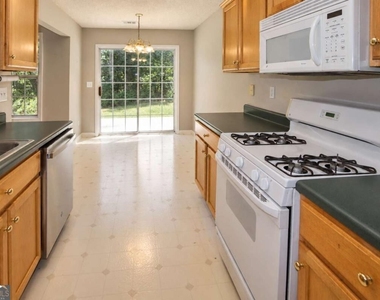 227 Westwind Drive - Photo Thumbnail 8