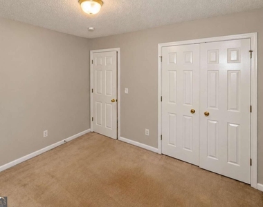 227 Westwind Drive - Photo Thumbnail 9