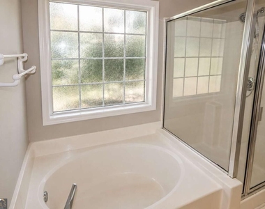 227 Westwind Drive - Photo Thumbnail 13