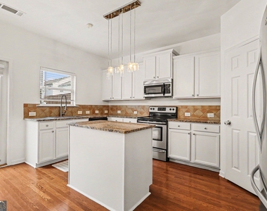 3030 Liberty Way - Photo Thumbnail 3