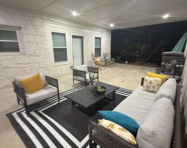 2342 Suncrest Lane Ne - Photo Thumbnail 17
