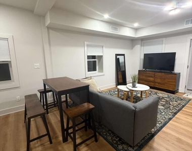 2342 Suncrest Lane Ne - Photo Thumbnail 2