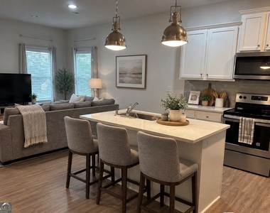 365 Lorien Way - Photo Thumbnail 12