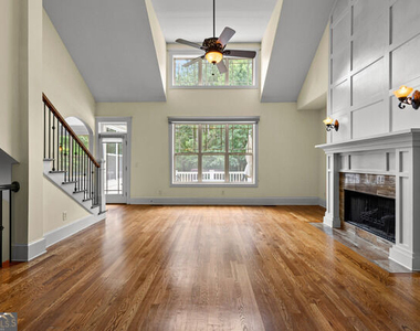 599 Mcdade Street - Photo Thumbnail 6