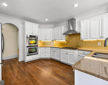 599 Mcdade Street - Photo Thumbnail 12