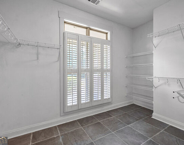 599 Mcdade Street - Photo Thumbnail 22