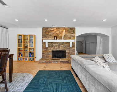 599 Mcdade Street - Photo Thumbnail 38