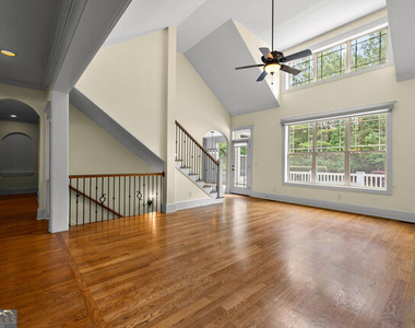 599 Mcdade Street - Photo Thumbnail 8