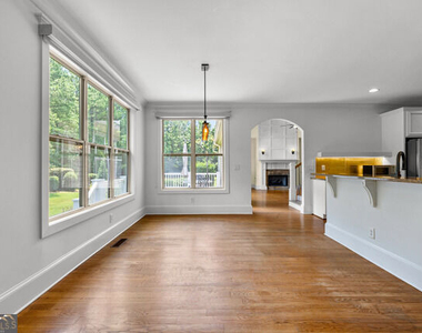 599 Mcdade Street - Photo Thumbnail 15
