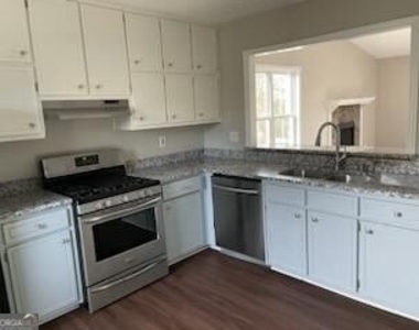 5641 Williamsburg Trace - Photo Thumbnail 2
