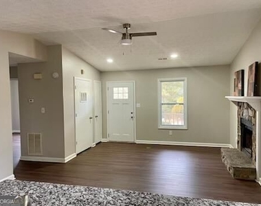 5641 Williamsburg Trace - Photo Thumbnail 4