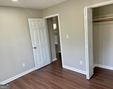 5641 Williamsburg Trace - Photo Thumbnail 7