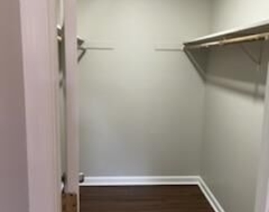 5641 Williamsburg Trace - Photo Thumbnail 3