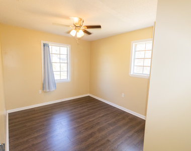 104 President Circle - Photo Thumbnail 11