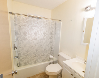 104 President Circle - Photo Thumbnail 13
