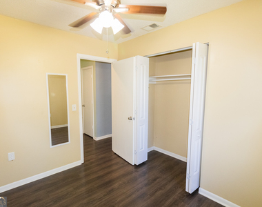 104 President Circle - Photo Thumbnail 15