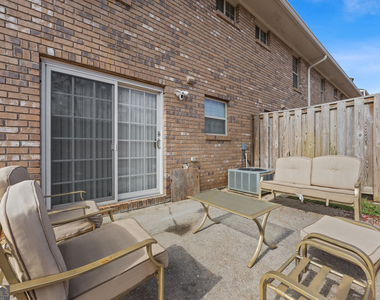 14 Villa Court Se - Photo Thumbnail 36