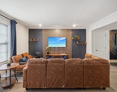 15 Villa Court Se - Photo Thumbnail 5