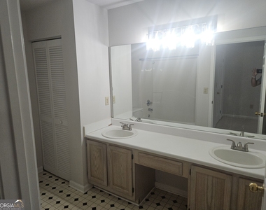 1391 Keys Crossing Drive Ne - Photo Thumbnail 9