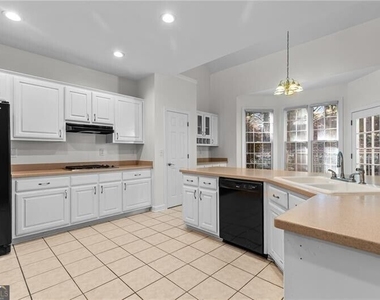 235 Arbor Creek Way - Photo Thumbnail 17