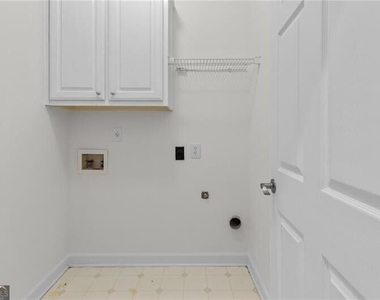 235 Arbor Creek Way - Photo Thumbnail 19