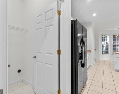 235 Arbor Creek Way - Photo Thumbnail 18