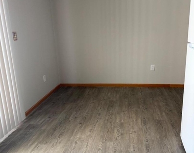 10182 Dell Pl - Photo Thumbnail 3