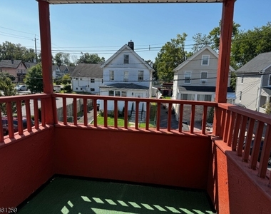 213 Spooner Ave - Photo Thumbnail 2