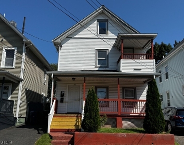 213 Spooner Ave - Photo Thumbnail 1