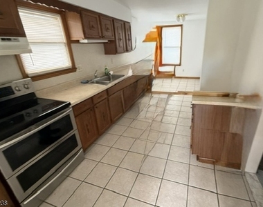112 Mill St - Photo Thumbnail 2