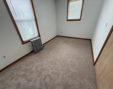 112 Mill St - Photo Thumbnail 6