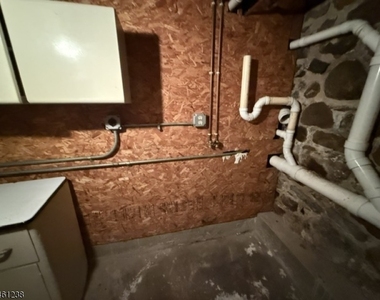 112 Mill St - Photo Thumbnail 11